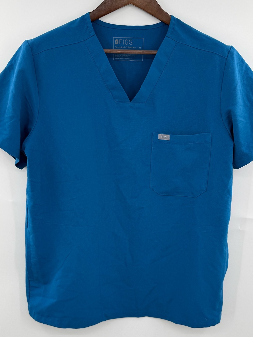 FIGS Chisec Men’s M Scrub Top Alps Blue TM3000 PO 1652 Technical Collection